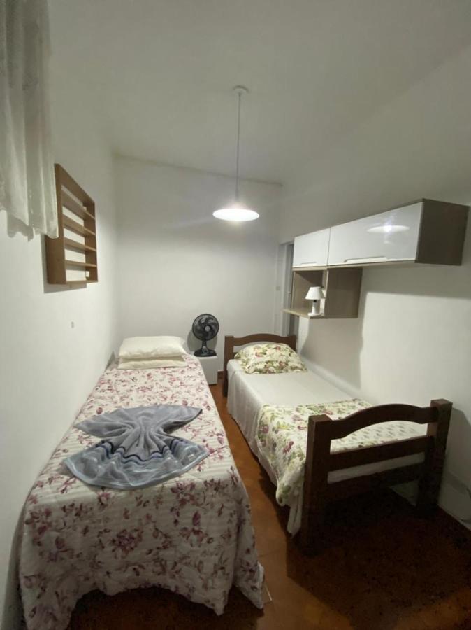 Hostel Gru Economico Com Quartos Individuais E Translado Γκουαρούλιος Εξωτερικό φωτογραφία