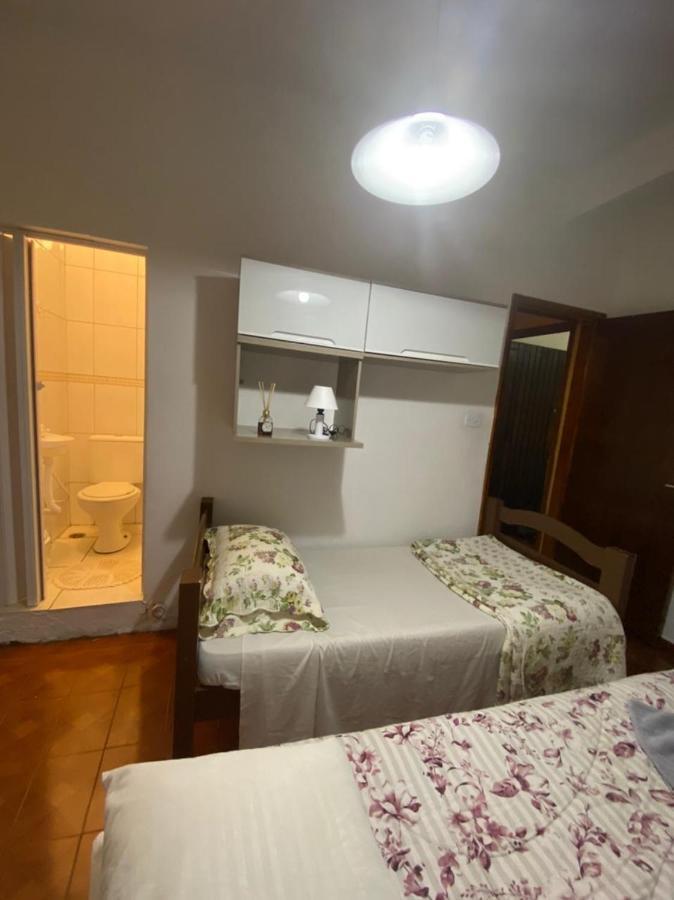 Hostel Gru Economico Com Quartos Individuais E Translado Γκουαρούλιος Εξωτερικό φωτογραφία