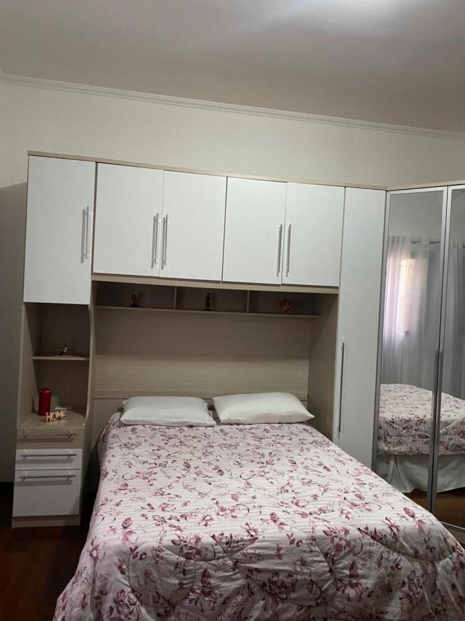 Hostel Gru Economico Com Quartos Individuais E Translado Γκουαρούλιος Εξωτερικό φωτογραφία