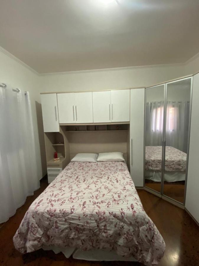 Hostel Gru Economico Com Quartos Individuais E Translado Γκουαρούλιος Εξωτερικό φωτογραφία